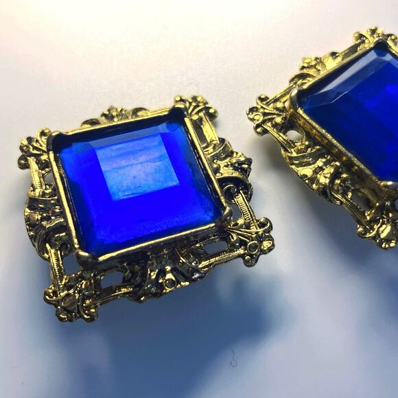 Vintage Cobalt Blue Glass Baroque Gold Tone Clip Earrings 60s 70s Statement - Picture 13 of 14